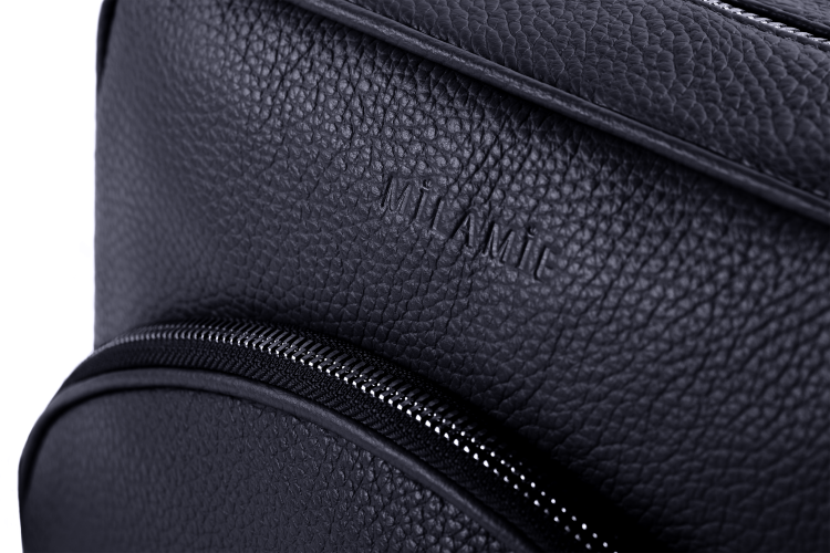 ALICE torebka skórzana na ramię granat nocny detal zapięcia – MILAMIE Warsaw