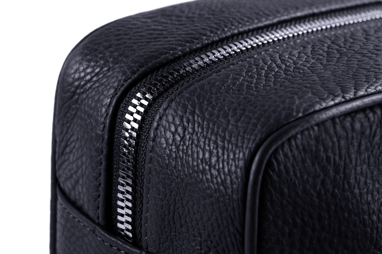 ALICE torebka skórzana na ramię granat nocny detal zapięcia – MILAMIE Warsaw