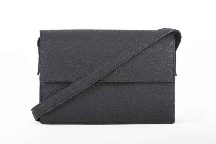 GLORIA torebka skórzana na ramię czarny z paskiem – MILAMIE Warsaw