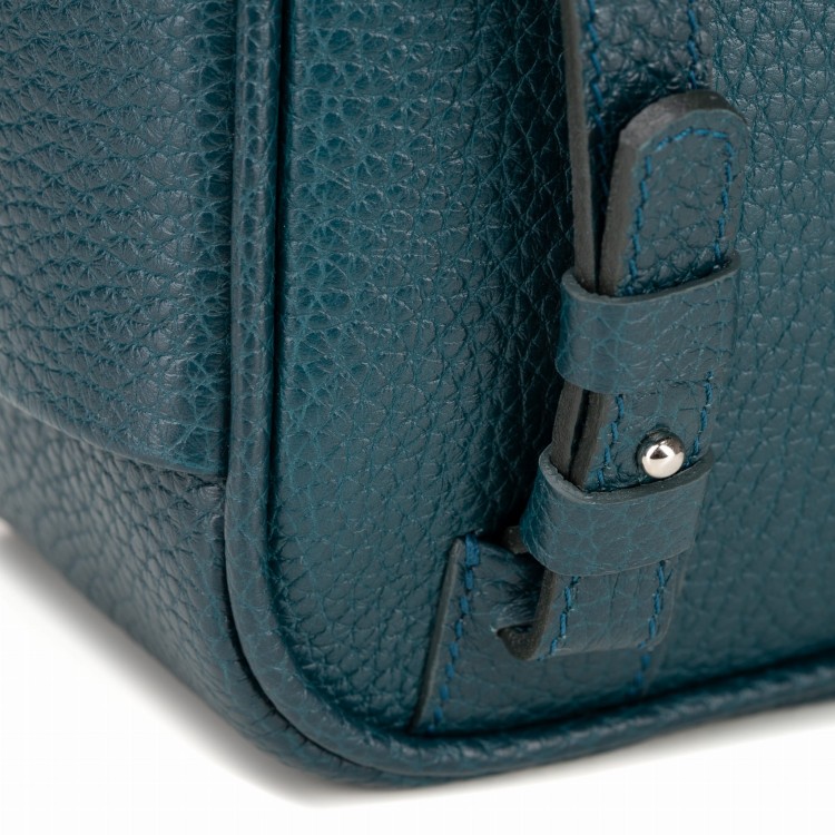 MAYA torebka skórzana na ramię turkus głęboki detal zapięcia – MILAMIE Warsaw