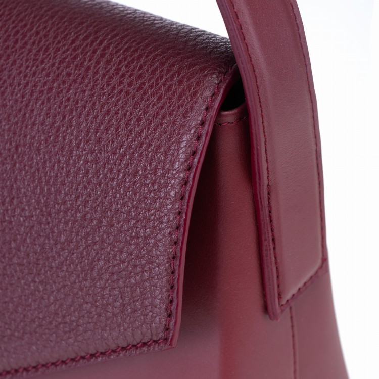 KELLY torebka klasyczna skórzana bordo – detal zapięcia – MILAMIE Warsaw