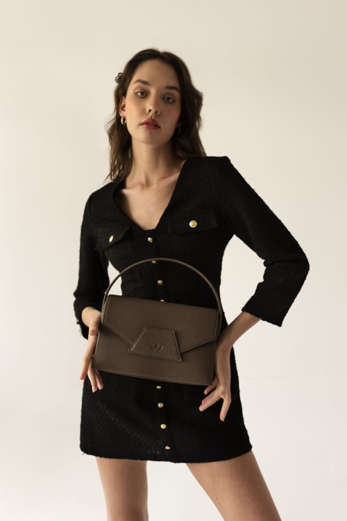 KELLY torebka klasyczna skórzana brąz czekoladowy stylizacja – MILAMIE Warsaw