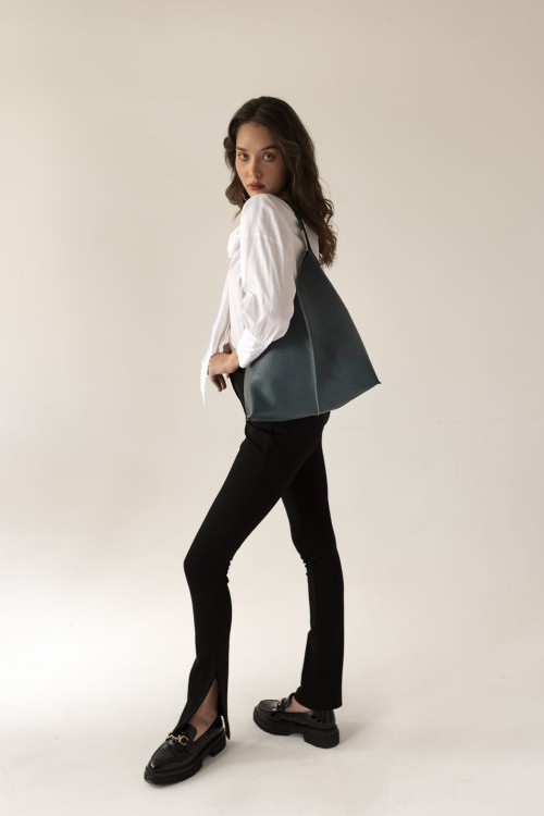 REBECCA torebka skórzana na ramię turkus głęboki stylizacja – MILAMIE Warsaw