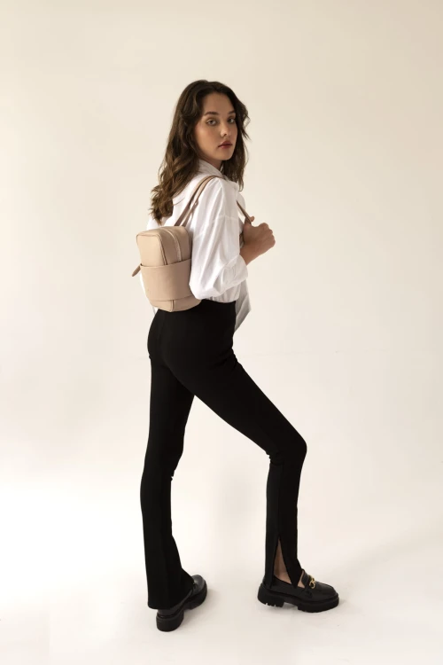 MAYA torebka skórzana na ramię róż pudrowy stylizacja – MILAMIE Warsaw