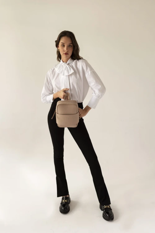 MAYA torebka skórzana na ramię róż pudrowy stylizacja – MILAMIE Warsaw