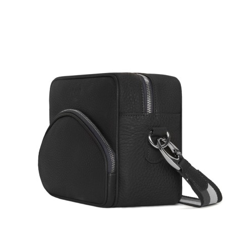 ALICE torebka skórzana na ramię czerń widok z boku – MILAMIE Warsaw