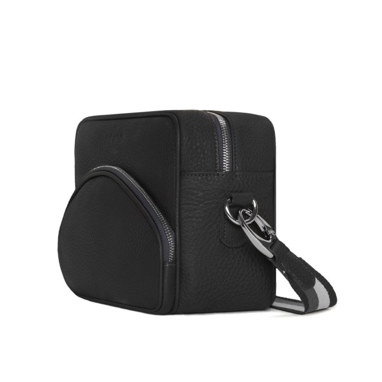 ALICE torebka skórzana na ramię czerń widok z boku – MILAMIE Warsaw