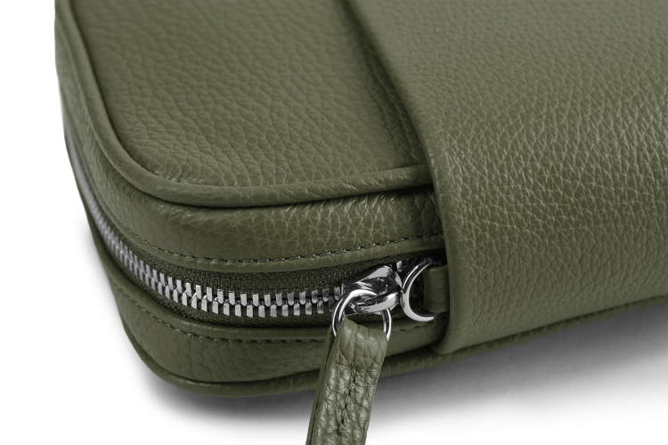 THEARTE torebka wieczorowa skórzana zieleń oliwkowa detal zapięcia – MILAMIE Warsaw